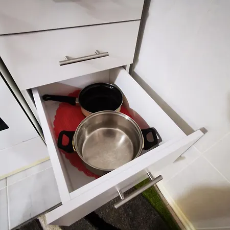 White - Free Parking Apartman Szarajevó