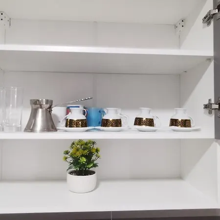 White - Free Parking Apartamento